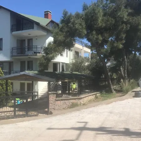 Casa de Férias ayvalık bahçeli villa katı *